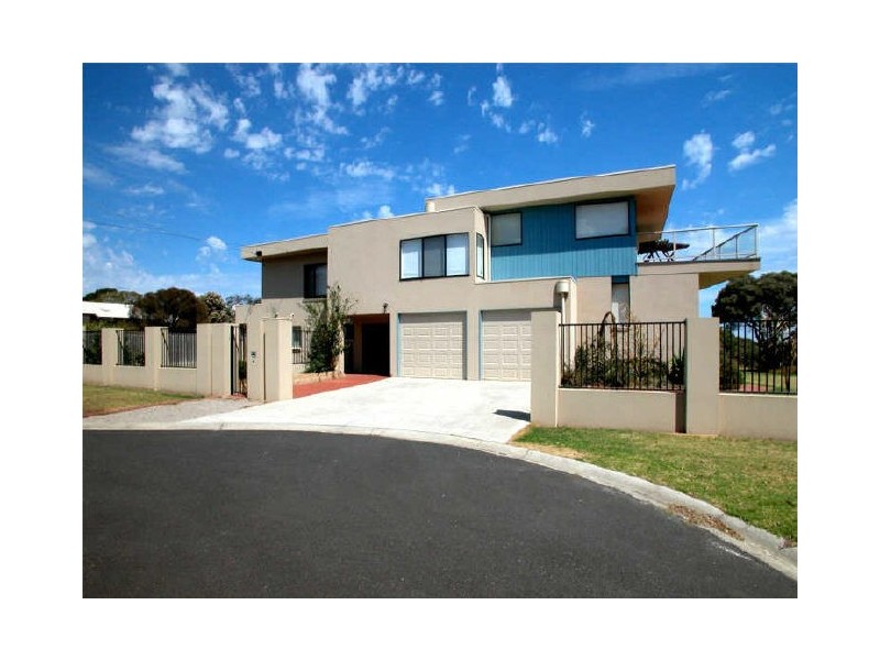 2 Langard Road, Cowes VIC 3922