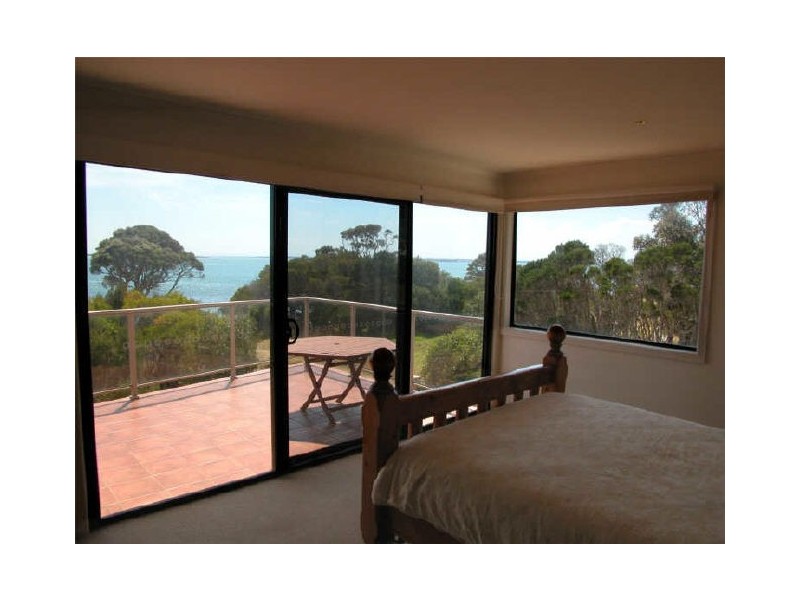 2 Langard Road, Cowes VIC 3922