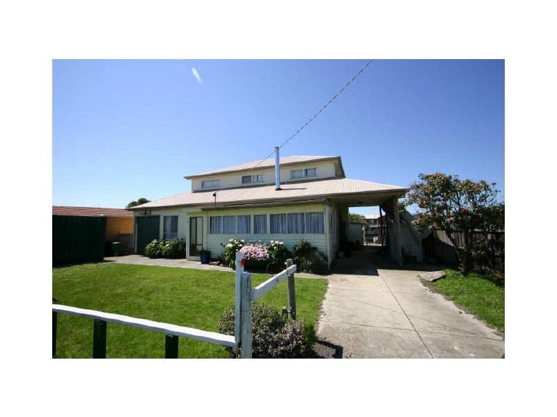 9 Stradbroke Crescent, Surf Beach VIC 3922