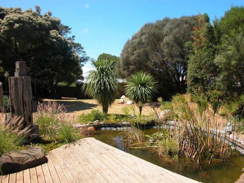 2-4 Sun Court, Sunset Strip VIC 3922