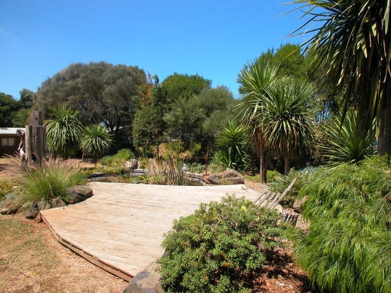 2-4 Sun Court, Sunset Strip VIC 3922