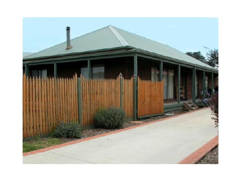 12 St Georges Road, Cowes VIC 3922