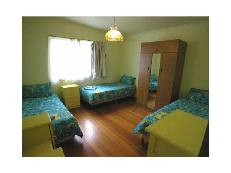 16 McKenzie Road, Cowes VIC 3922