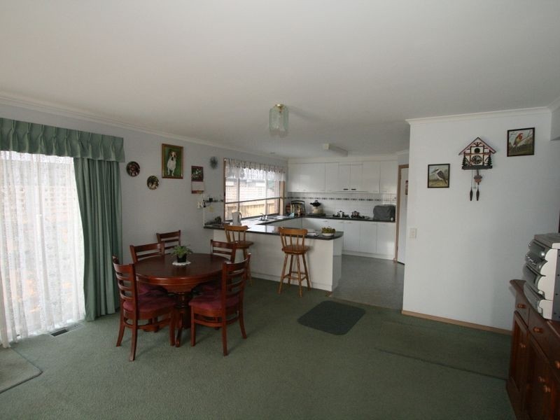 1 Leslie Avenue, Cowes VIC 3922