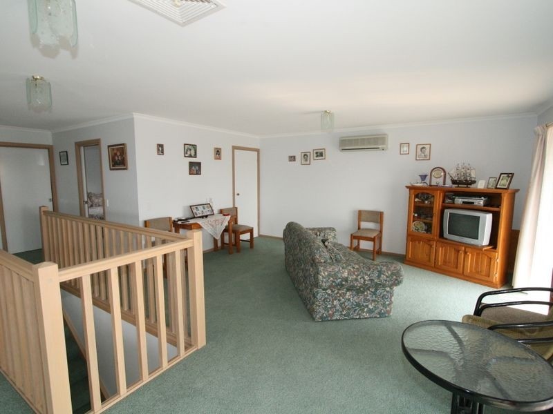 1 Leslie Avenue, Cowes VIC 3922