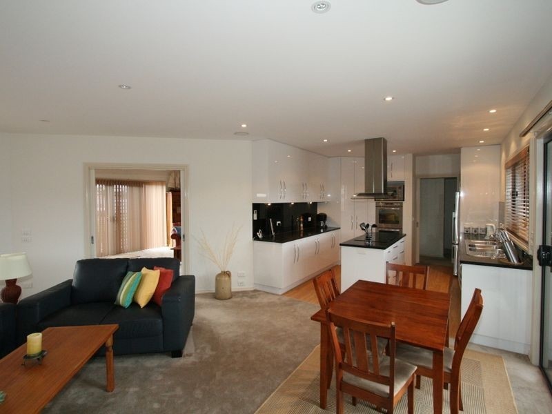 3 Eucalypt Close, Cowes VIC 3922