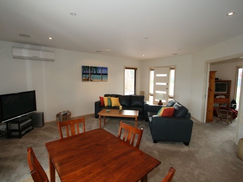 3 Eucalypt Close, Cowes VIC 3922