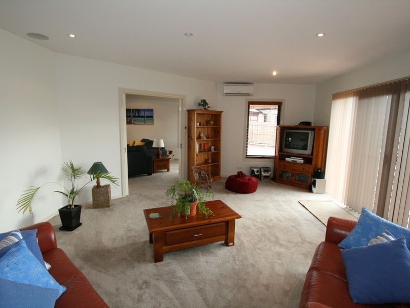 3 Eucalypt Close, Cowes VIC 3922