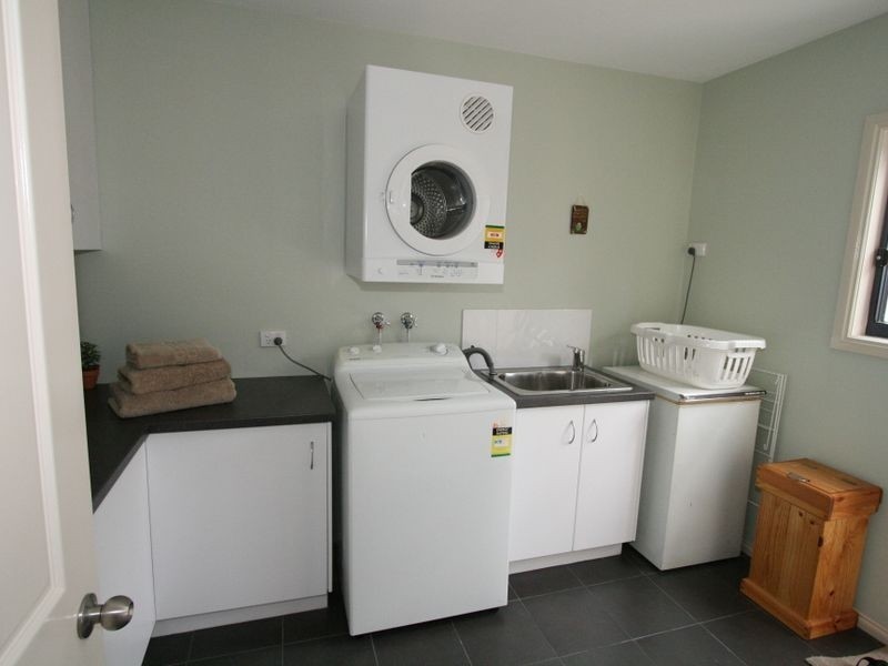 3 Eucalypt Close, Cowes VIC 3922