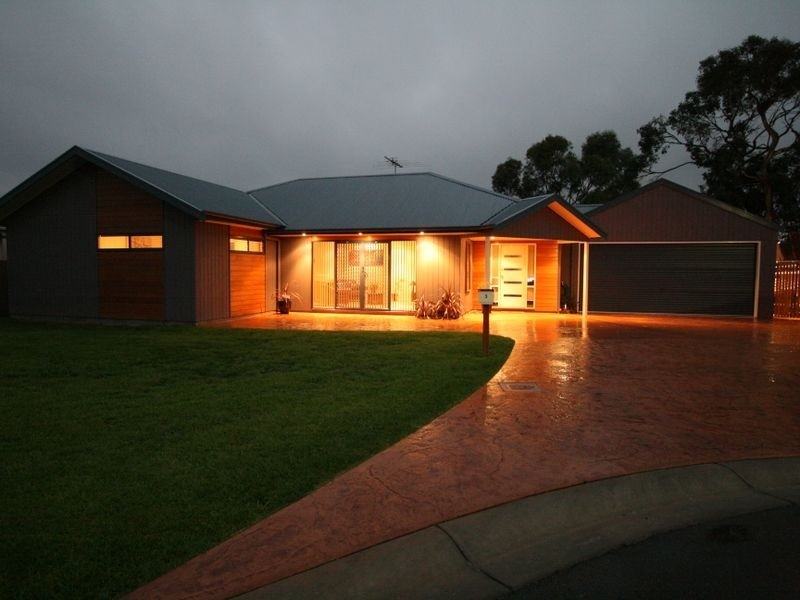 3 Eucalypt Close, Cowes VIC 3922