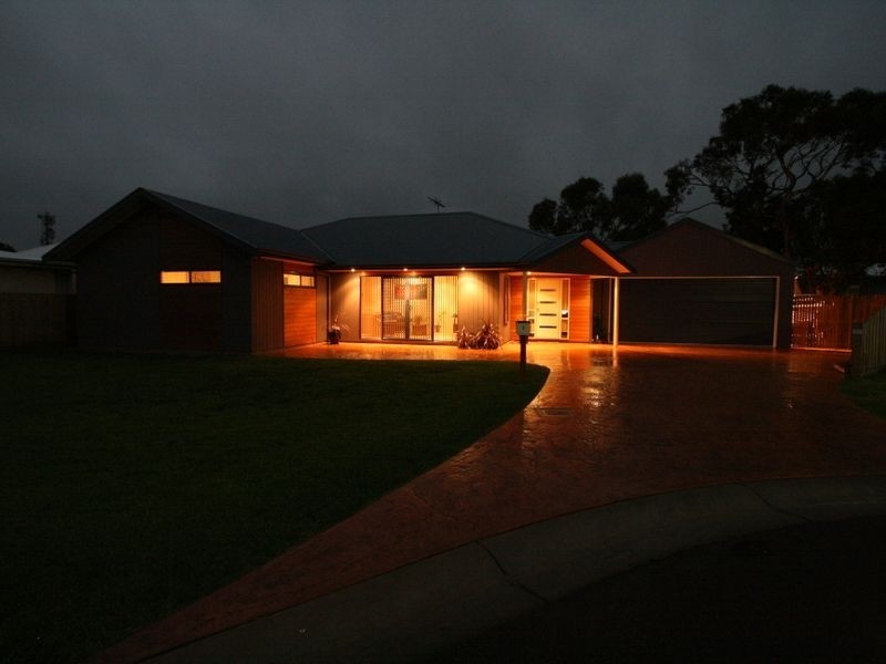 3 Eucalypt Close, Cowes VIC 3922