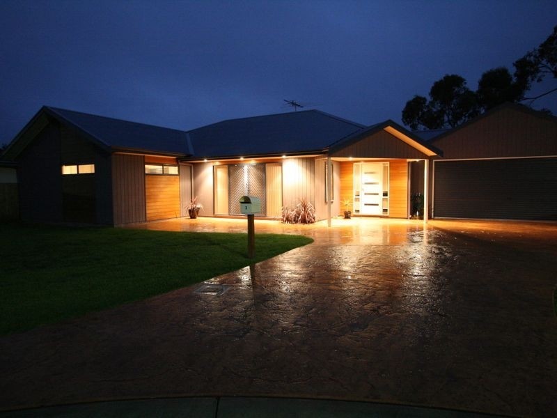 3 Eucalypt Close, Cowes VIC 3922