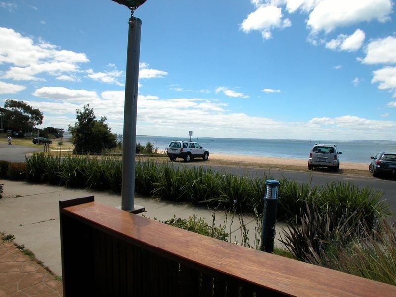2/9 Beach Road, Rhyll VIC 3923