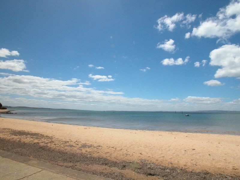 2/9 Beach Road, Rhyll VIC 3923