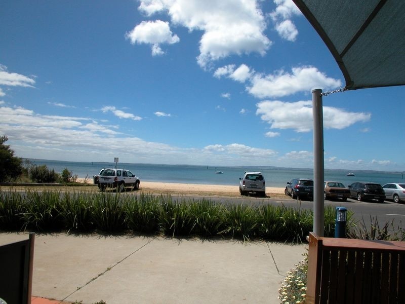 2/9 Beach Road, Rhyll VIC 3923