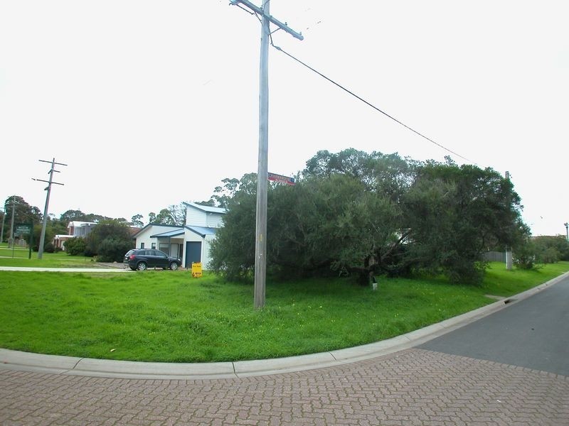 18 Chapel Street, Cowes VIC 3922