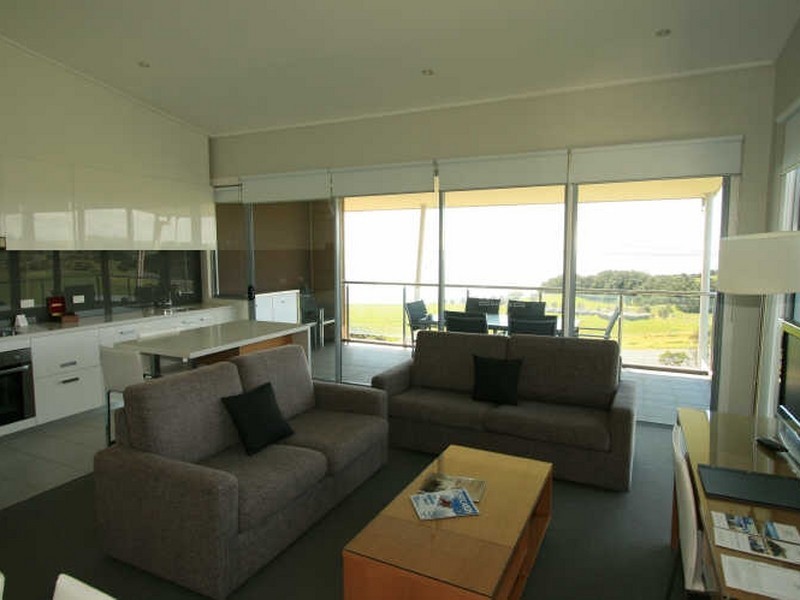 Apt 135/17 Potters Hill Road, San Remo VIC 3925