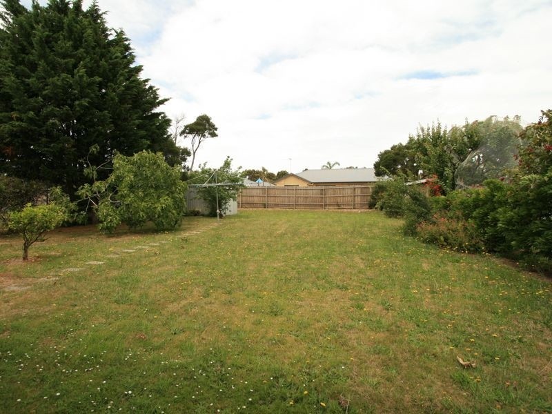 81 Churchill Drive, Cowes VIC 3922
