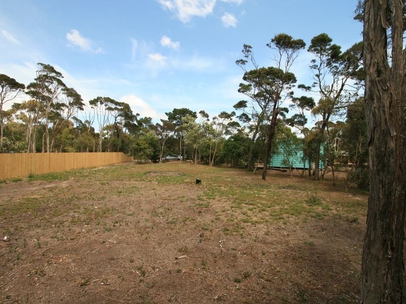 7 Holiday Court, Cowes VIC 3922