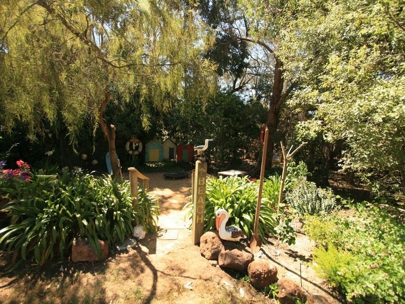 4 Hill Court, Cowes VIC 3922