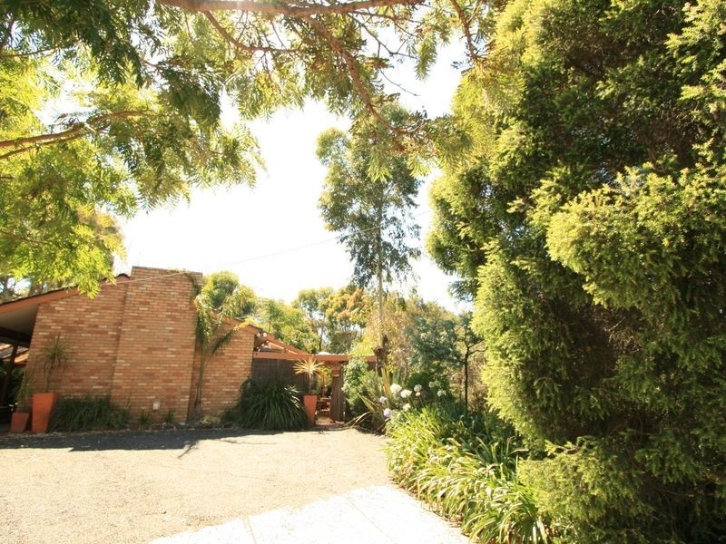 4 Hill Court, Cowes VIC 3922