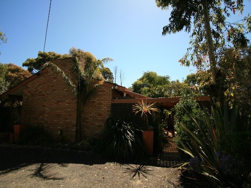 4 Hill Court, Cowes VIC 3922