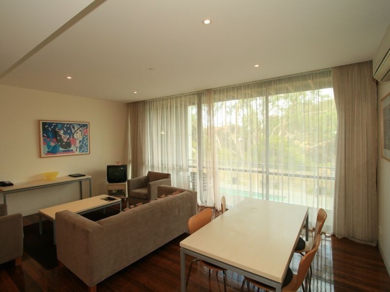 16/9 Cnr Chapel Street & Bass Avenue, Cowes VIC 3922