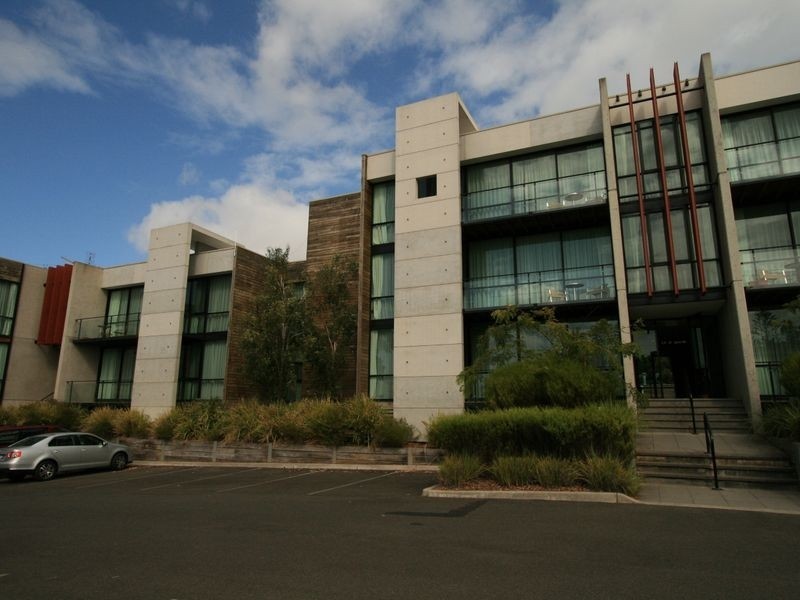 16/9 Cnr Chapel Street & Bass Avenue, Cowes VIC 3922