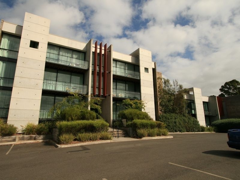 16/9 Cnr Chapel Street & Bass Avenue, Cowes VIC 3922