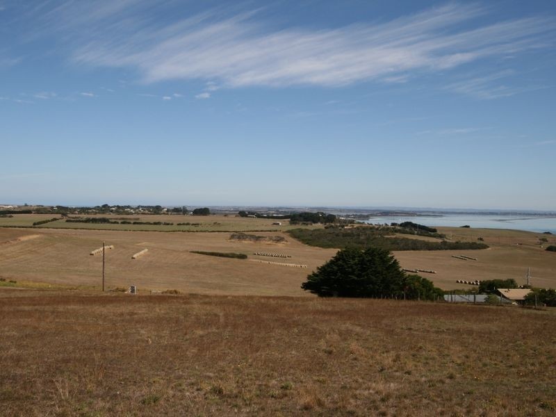 45 Punchbowl Road, San Remo VIC 3925