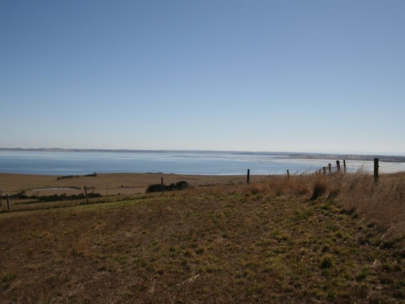 45 Punchbowl Road, San Remo VIC 3925