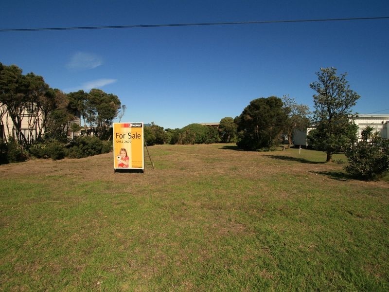 23 Malcalm Avenue, Surf Beach VIC 3922