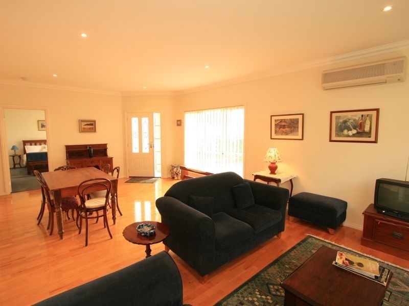 2/19 Church Street, Cowes VIC 3922