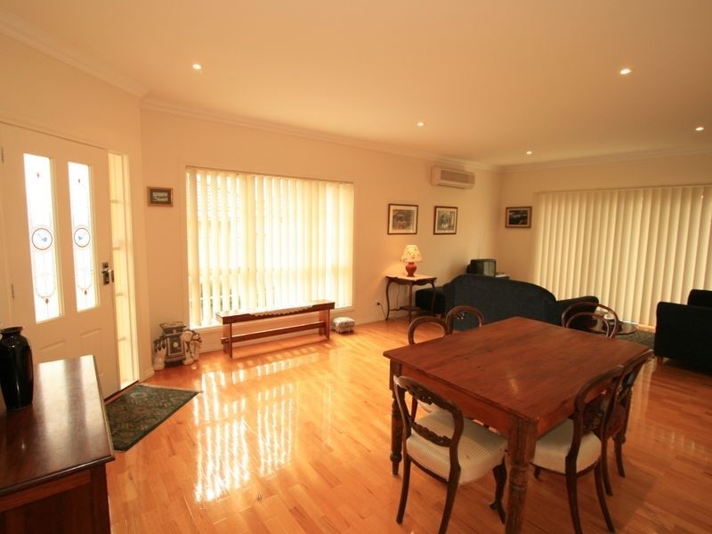 2/19 Church Street, Cowes VIC 3922