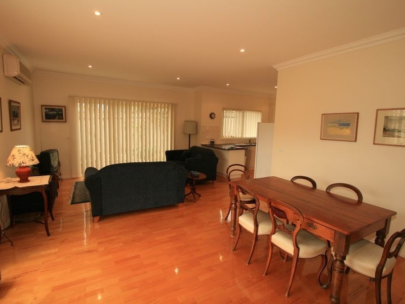 2/19 Church Street, Cowes VIC 3922