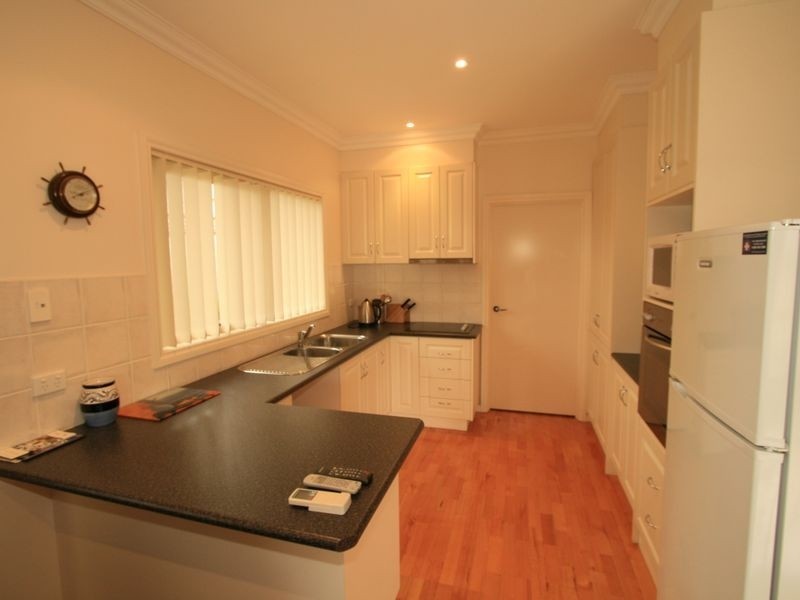 2/19 Church Street, Cowes VIC 3922