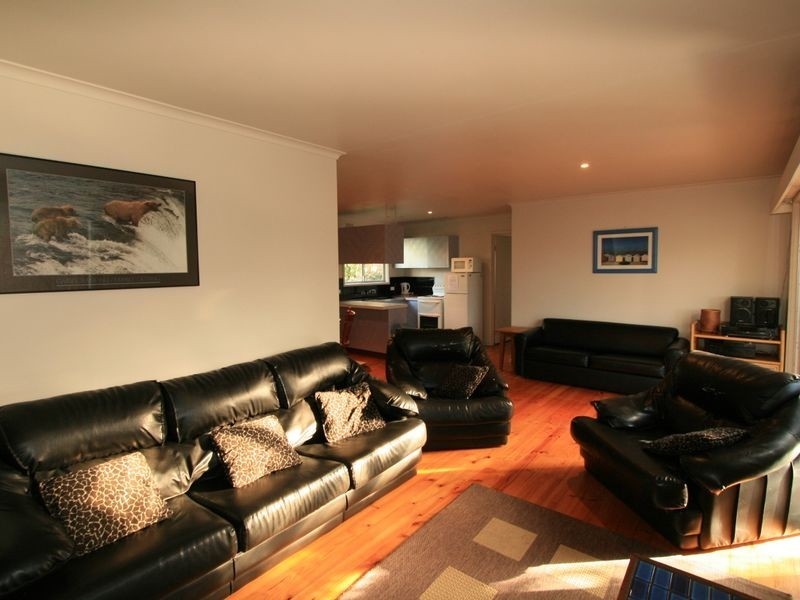 21 Lansell Road, Cowes VIC 3922