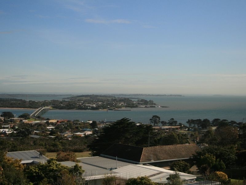 1 The Mount Drive, San Remo VIC 3925