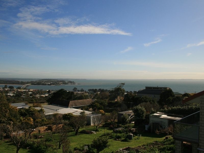 1 The Mount Drive, San Remo VIC 3925