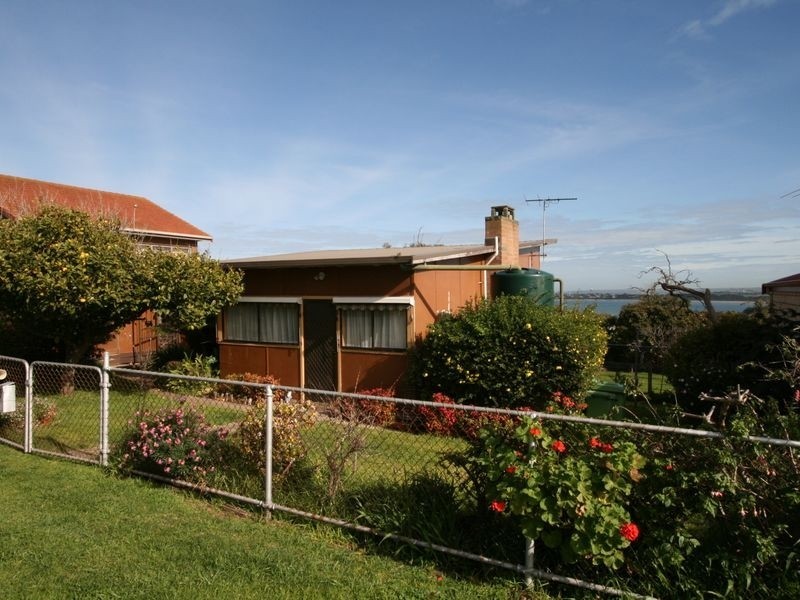 1 The Mount Drive, San Remo VIC 3925