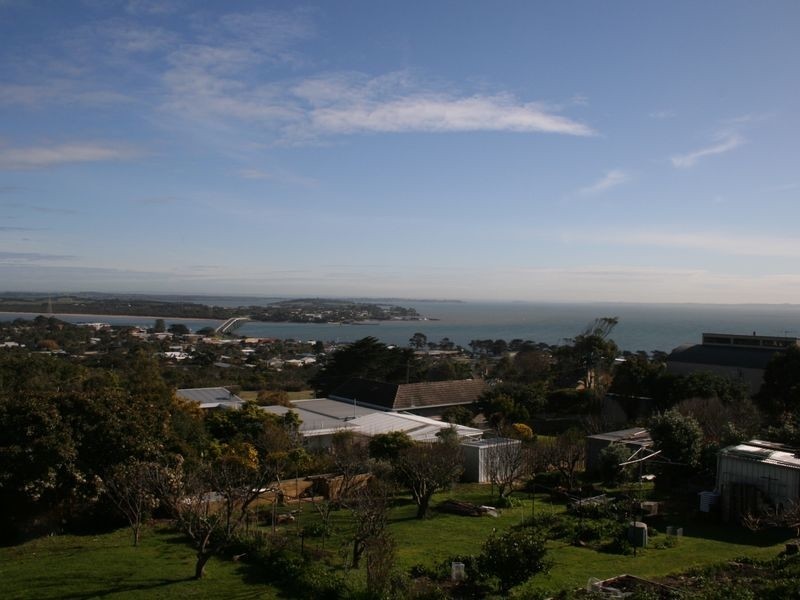 1 The Mount Drive, San Remo VIC 3925