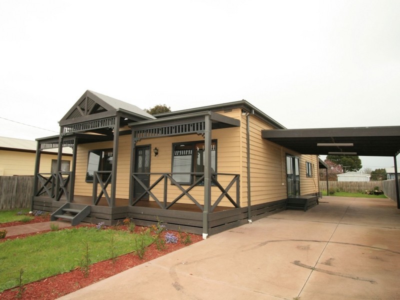 18 Albany Road, Cowes VIC 3922
