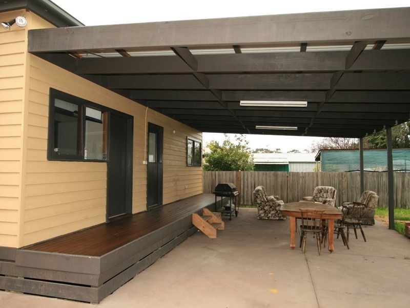 18 Albany Road, Cowes VIC 3922