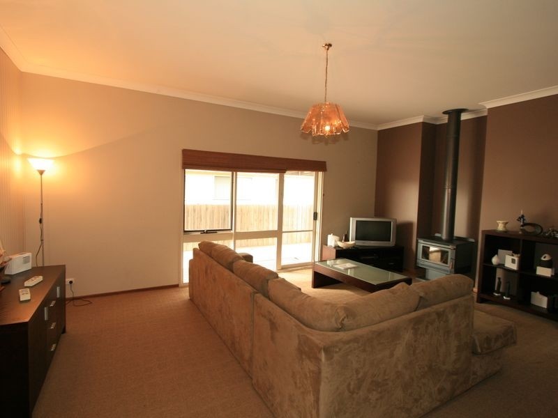 18 Albany Road, Cowes VIC 3922
