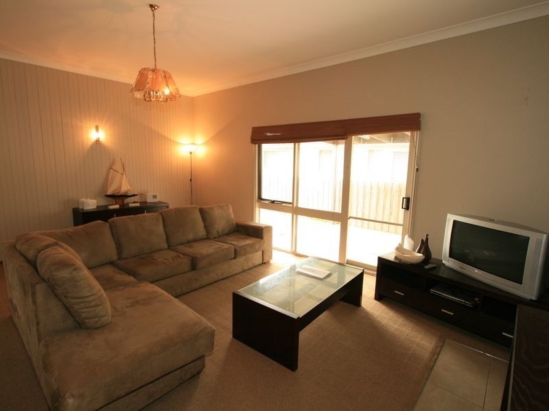 18 Albany Road, Cowes VIC 3922