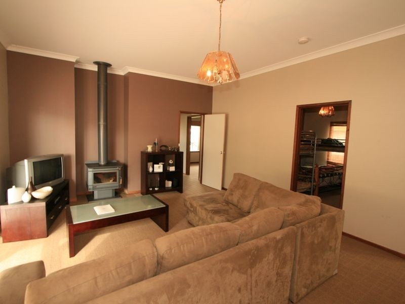 18 Albany Road, Cowes VIC 3922