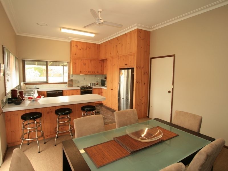 18 Albany Road, Cowes VIC 3922