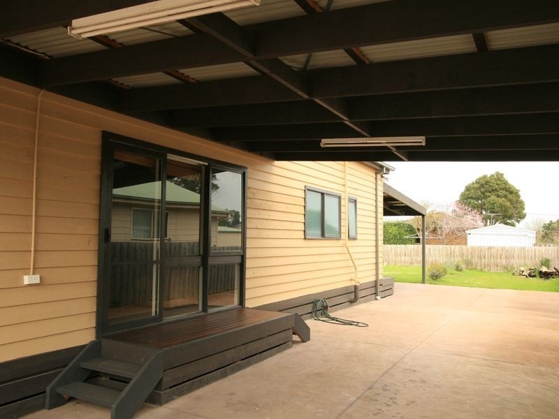 18 Albany Road, Cowes VIC 3922