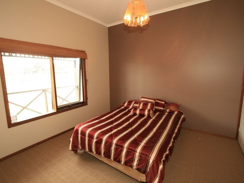 18 Albany Road, Cowes VIC 3922