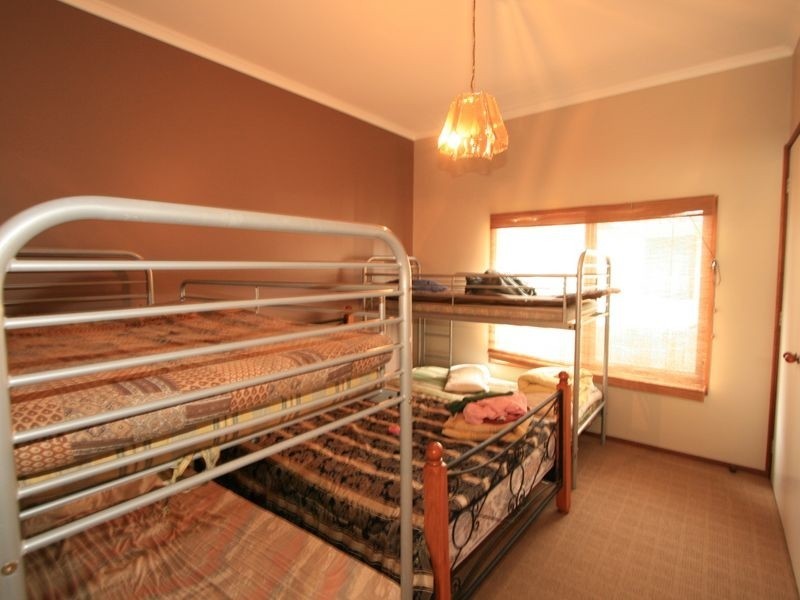 18 Albany Road, Cowes VIC 3922